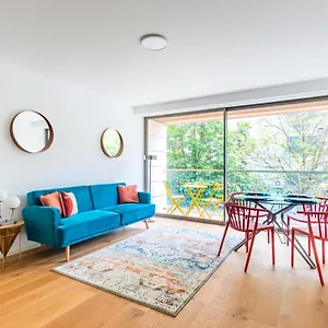 20 Modern Flat , Lisboa Portugal